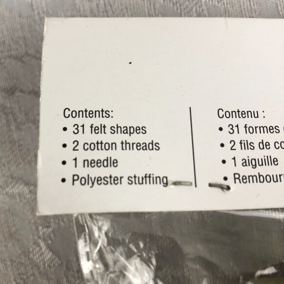 ArtMinds Felt Christmas Tree Pillow Applique Kit 35 pc Whimsical DIY Craft NWT - Picture 8 of 9